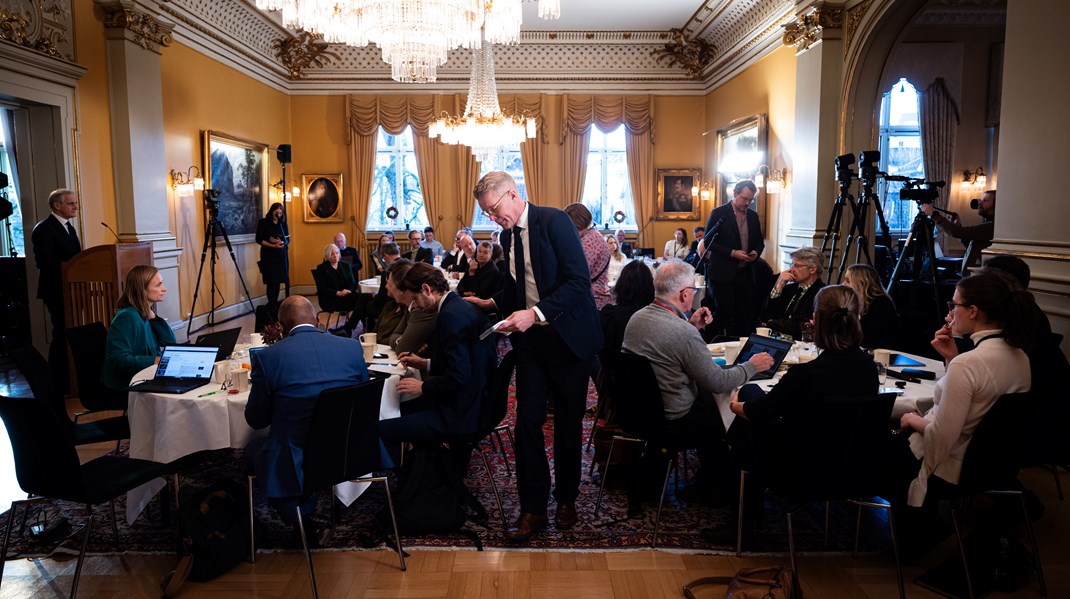 For NRKs Mats Rønning er ikke mote noe problem. Han bare slenger på seg en ren skjorte og en blazer.