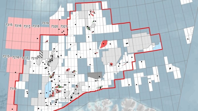 De rosa feltene er de nye blokkene i Barentshavet regjeringen har foreslått i innlemme i TFO-runden 2023.