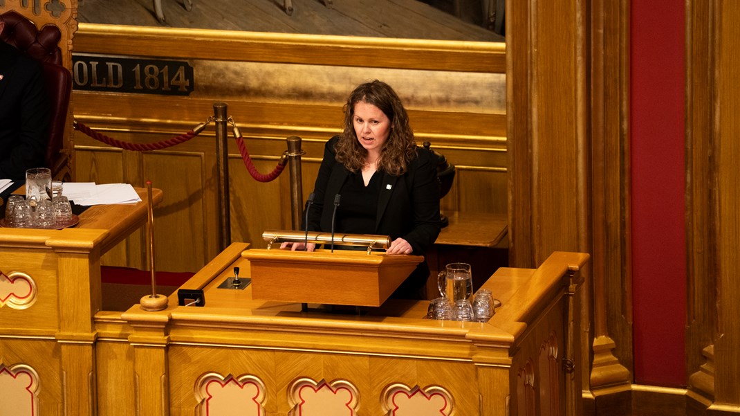 Julie Stuestøl fra Miljøpartiet de grønne (MDG) mener statsråd Cecilie Myrseth må utlevere dialogen mellom departementet og Telenor i tiden rundt kuppet i Myanmar i 2021.&nbsp;