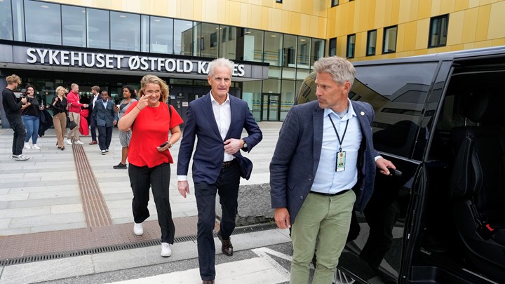 Sykehuset Østfold advarer mot den planlagte innføringen. Statsminister Jonas Gahr Støre besøkte sykehuset i august i fjor.