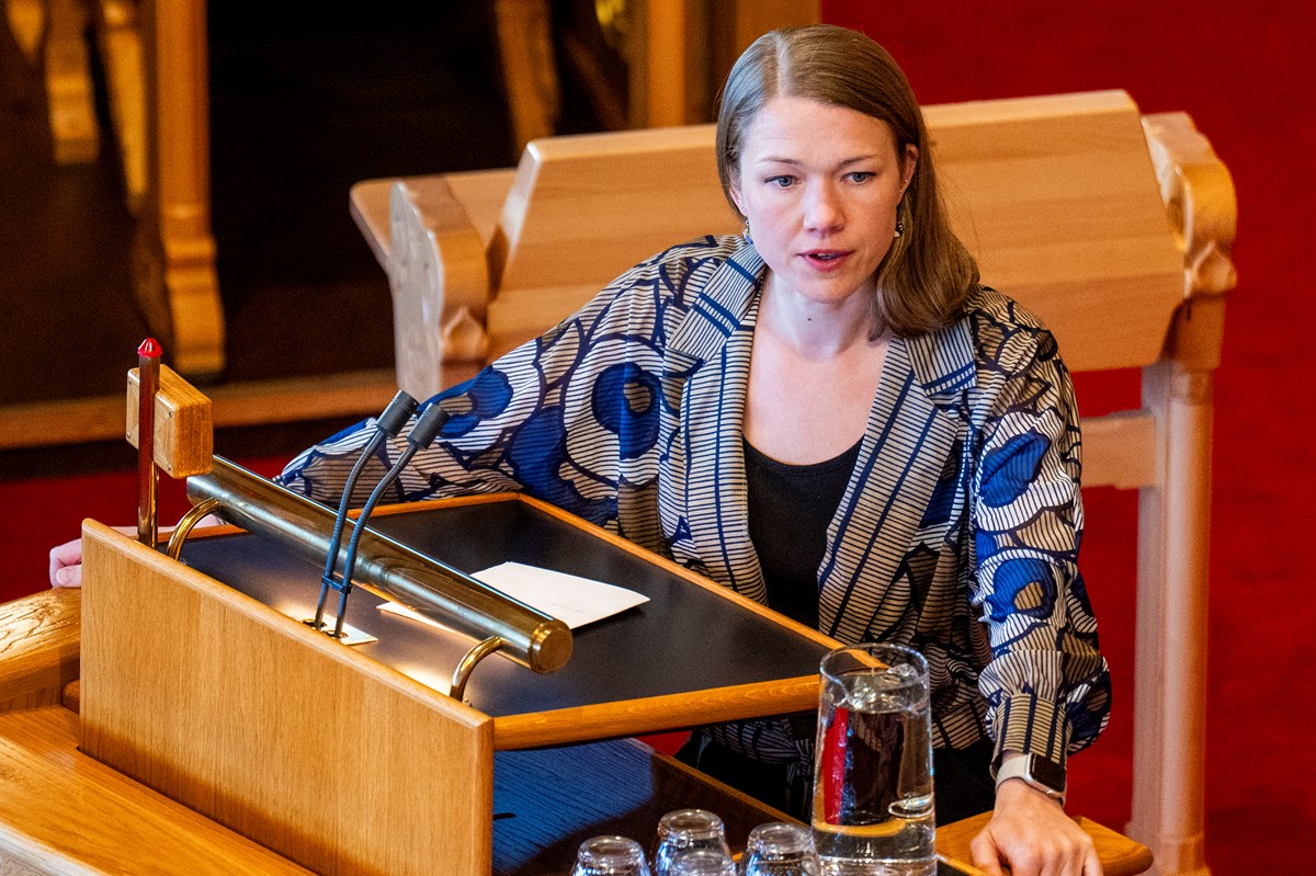 – Det er sjelden populært å ta oppvasken, sa forslagsstiller Une Bastholm (MDG) i debatten.