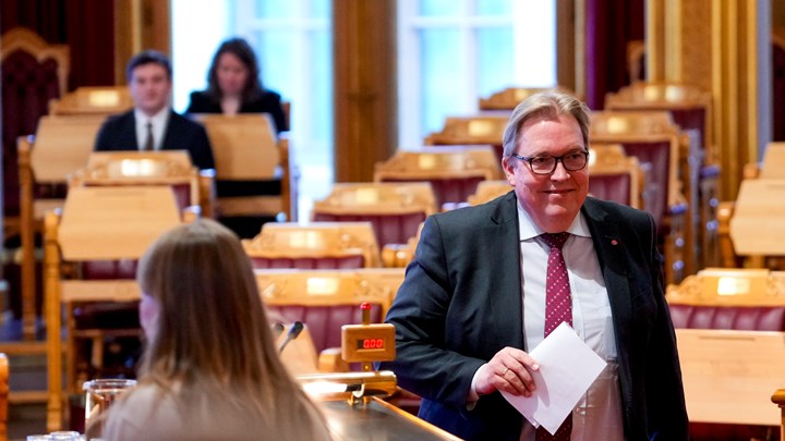 Sverre Myrli kunne forsikre om at det var helt tilfeldig at Stortinget skulle debattere styreform akkurat nå.