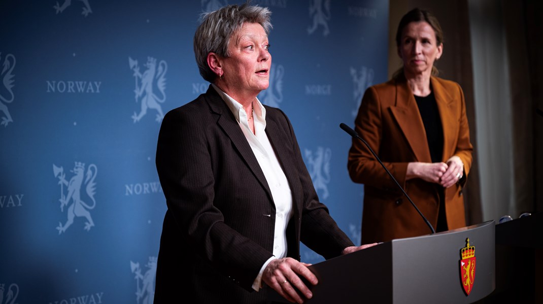 PST-sjef Beate Gangås og justis- og beredskapsminister, Astri Aas-Hansen (Ap), er også til stede når de nye trussel- og risikovurderingene presenteres.