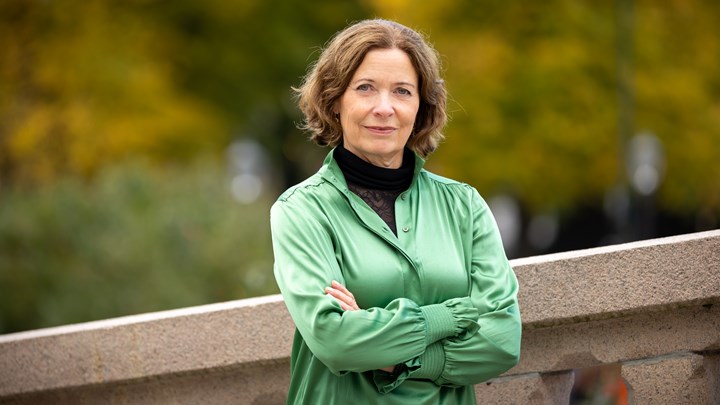 Kari Sofie Bjørnsen (H) er en av dem som sørger for at klimanøytralitetsmålet nå avskaffes. Hun tar til orde for mer klimafinansiering.