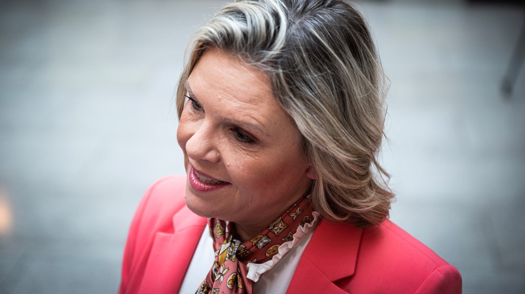 Frp-leder Sylvi Listhaug opplever Støres angrep som en lynavleder.