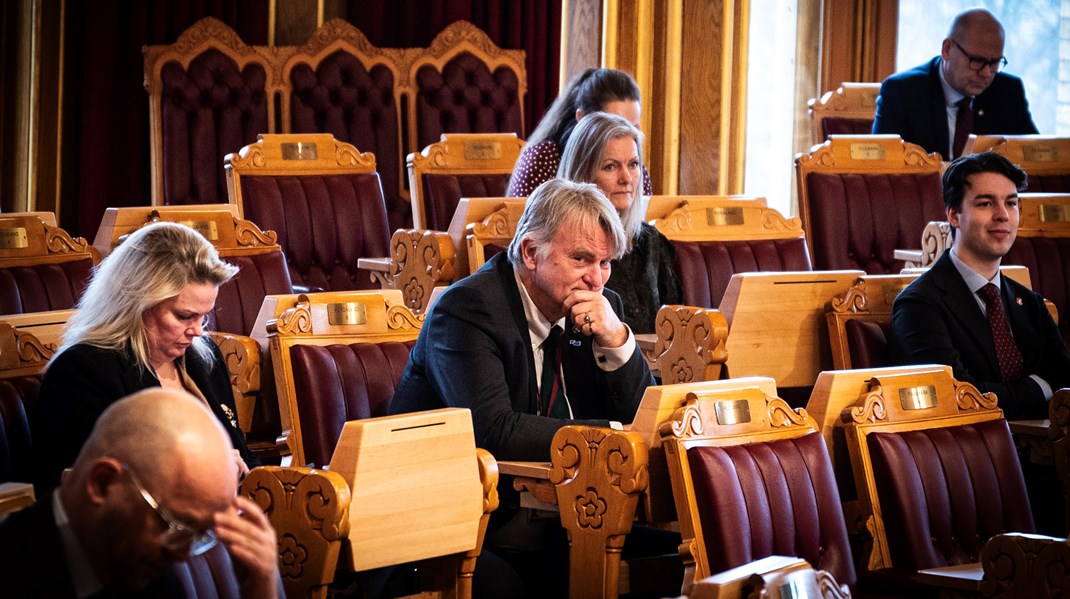 Tredje visepresident, Ove Trellevik (H), applauderte Støres angrep mot Frp.