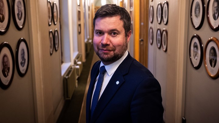 Geir Pollestad (Sp) beskriver situasjonen som farlig ansvarspulverisering.