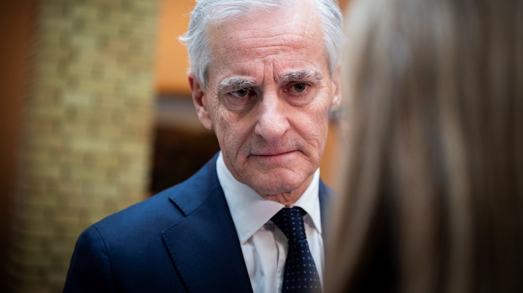 Statsminister Jonas Gahr Støre (Ap) vil stå opp for dem som jobber i utenrikstjenesten.