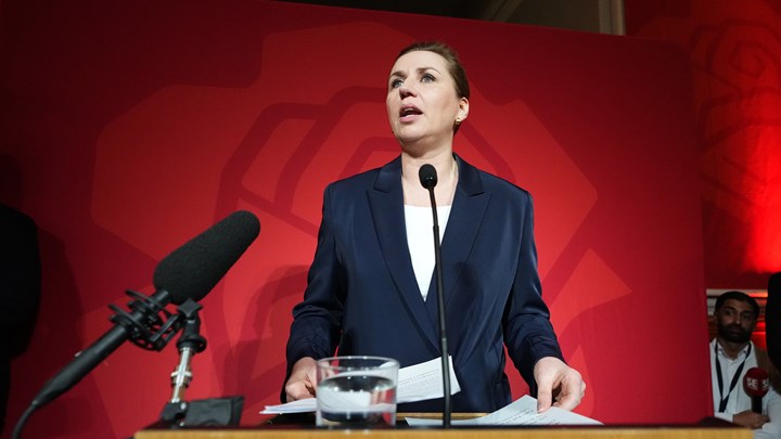 Mette Frederiksen er klar til å fortsette som statsminister, men kommer til å få en vanskelig jobb med å skaffe seg flertall i Folketinget.