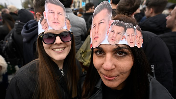Yngre og urbane velgere har engasjert seg mot Orbán. Fredag var det stor mobiliseringskonsert i Budapest med mange av de mest fremtredende artistene i landet på scenen.&nbsp;