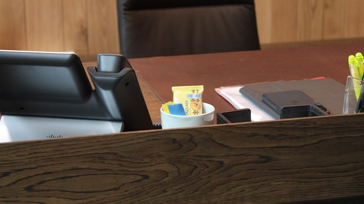 Nødrasjonen fra Støres gamle kontor er stort sett tatt med hjem.