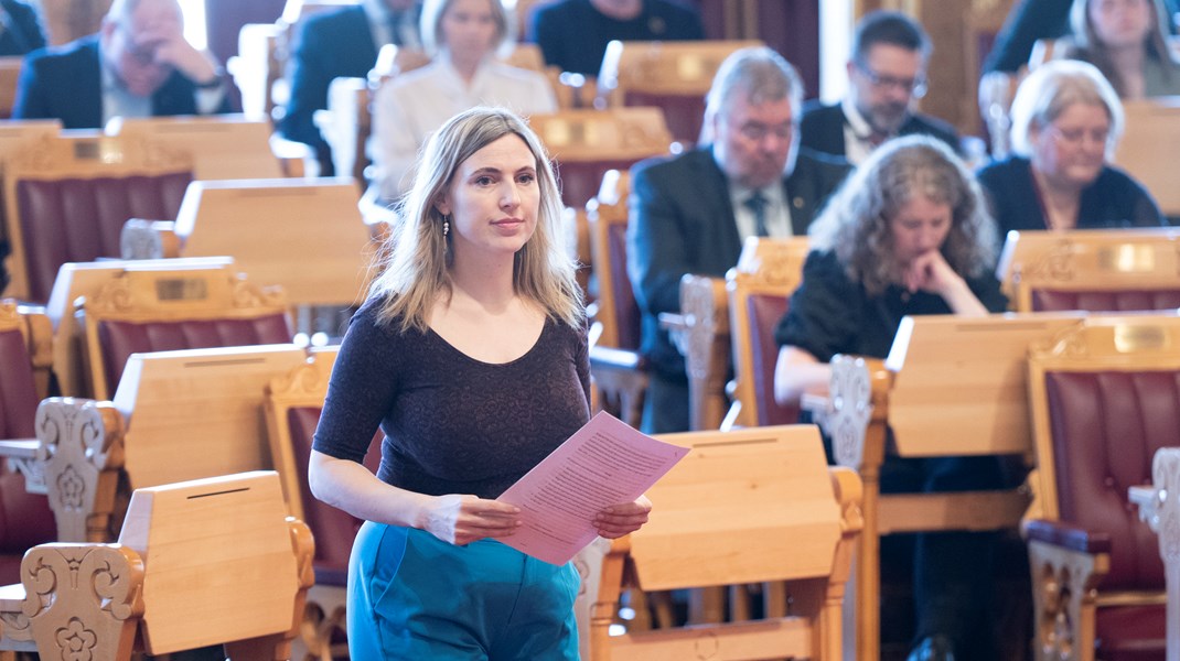 Sofie Marhaug mener det er unødvendig å utrede om det er behov for et lobbyregister. Hun er mer opptatt av hvordan det kan utformes.