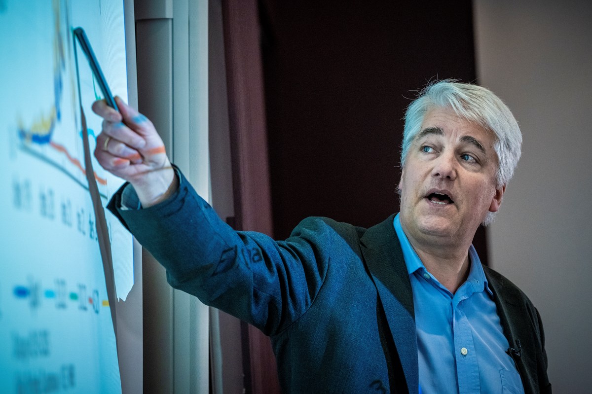 Øystein Dørum har ledet samfunnsøkonomene i NHO i 10 år, men 1. mai er han ferdig.