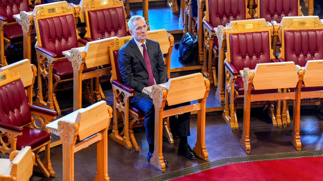 Høyre ba Jens Stoltenberg om å møte i Stortinget for å redegjøre om avgiftskuttene han mener er ulovlige. Men ingen har invitert finansministeren.