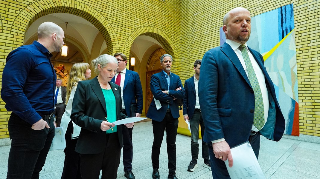 SV og Kirsti Bergstø kan ha fått på plass en begynnende løsning for pensjonsfloken i Forsvaret.