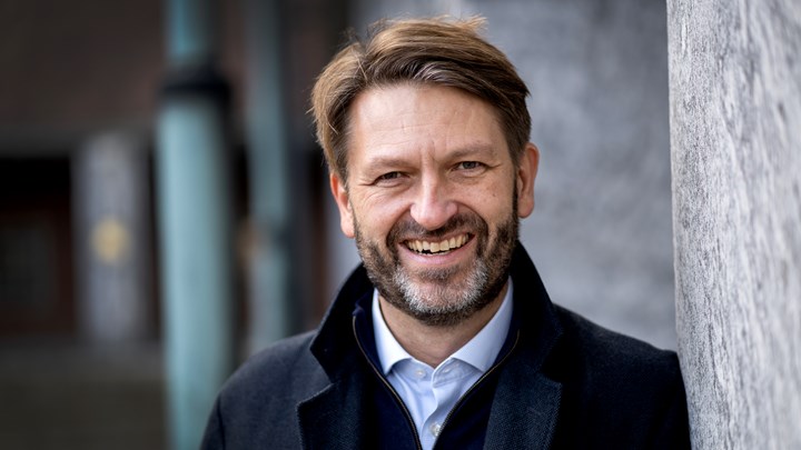 Bare 17 prosent av Oslos innbyggere sier at de vil ha Eirik Lae Solberg (H) som ny byrådsleder etter valget i høst. Solberg tar det på sin side med ro, og velger å fokusere på partiets oppslutning. 