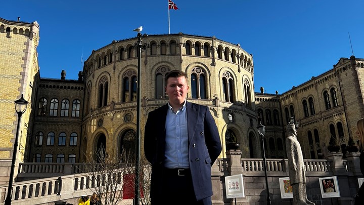 Kim Renè Hamre, leder av Ungdom mot EU, mener bevisstheten om EU og EØS må opp i skolen.