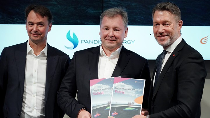 I desember mottok olje- og energiminister Terje Aasland PUD for Valhall, Fenris og åtte andre olje- og gassprosjekter.