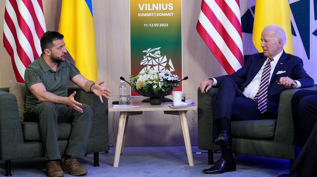 Den
amerikanske presidenten Joe Biden møtte Ukrainas president Volodymyr Zelenskyy
under sommerens Nato-toppmøte i Vilnius. Krigen i Ukraina og veien etter Nato-toppmøtet
blir gjenstand for debatt i Arendal.