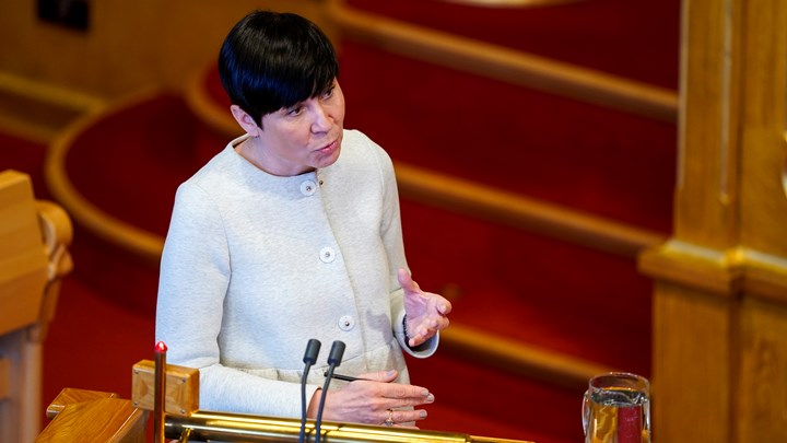 Komiteleder Ine Eriksen Søreide (H) konfronterte Gram med Tsjekkia-initiativet i Stortingets muntlige spørretime.