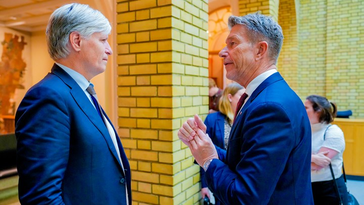 Venstre-representant Ola Elvestuen vil få regjeringen og olje- og energiminister Terje Aasland (Ap) med på en storsatsing på solkraft.
