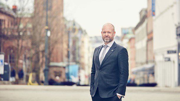 Administrerende direktør for SMB Norge Jørund Rytman applauderer forslaget i Venstres alternative statsbudsjett om å endre på sykelønnsordningen.