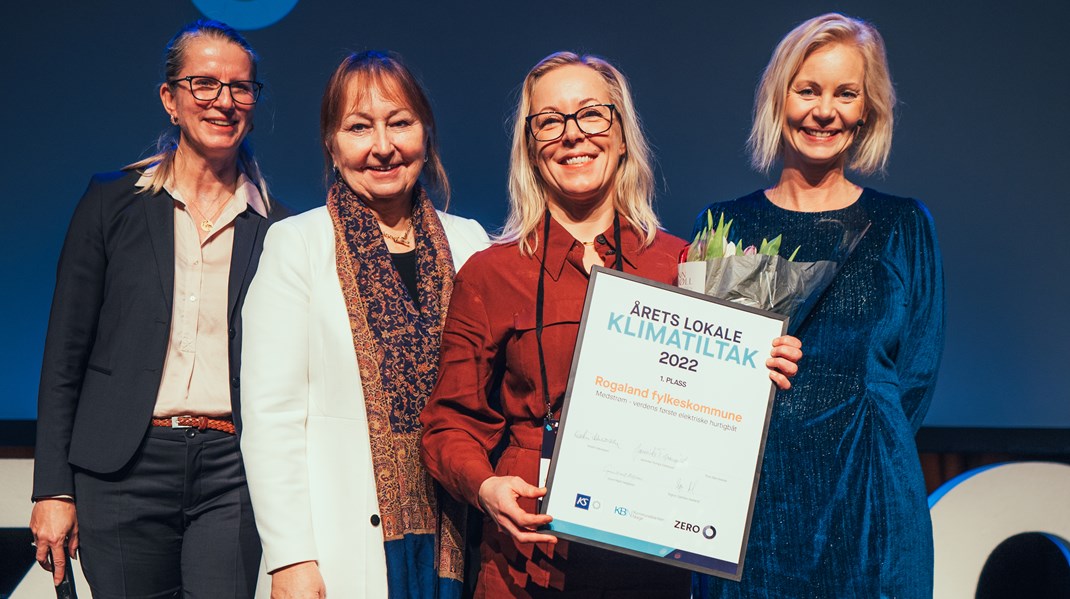Rogaland fylkeskommune vant prisen for årets lokale klimatiltak. Fylkesordfører i Rogaland Marianne Chesak tok imot prisen på vegne av fylket.