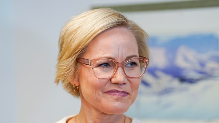 Daværende helseminister, Ingvild Kjerkol, forsvarte regjeringens kutt til navngitte hospicer.