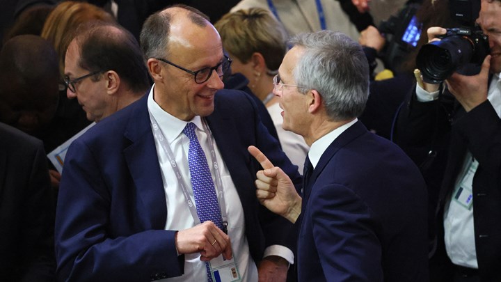 Under sikkerhetskonferansen i Munchen i helgen, tok Jens Stoltenberg en prat med Merz. 