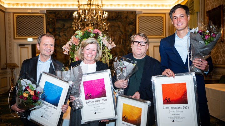 Alle prismottakerne samlet. Fra venstre: Knut Magnus Berge, Tone Tveøy Strøm-Gundersen, Eirik Mosveen og Øyvind Brenne. 