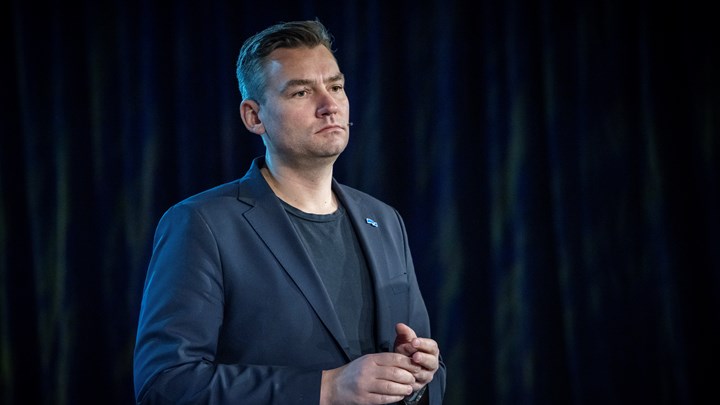 Nestleder i Høyre, Henrik Asheim, mener Støre-regjeringen har skapt en alvorlig ventetidskrise.
