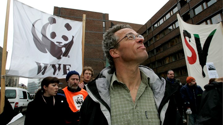 Hvor mange aksjoner Hansson har deltatt på vet han ikke. Han vet bare at det er mange. Her fra 2006.
