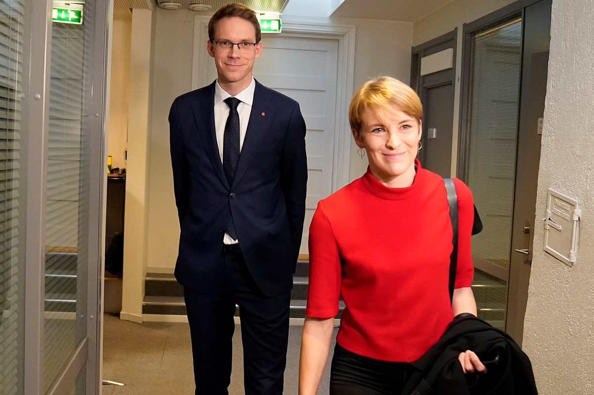 Eigil Knutsen (Ap) og Kari Elisabeth Kaski under oppstarten av budsjettforhandlinger mellom regjeringspartiene og SV i 2021. 