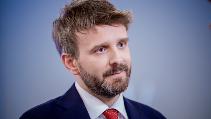 Helseminister Jan Christian Vestre vil gjerne fortsette i jobben sin etter valget 8. september – og kommer med valgløfter på lokaltur i Nord-Norge. 