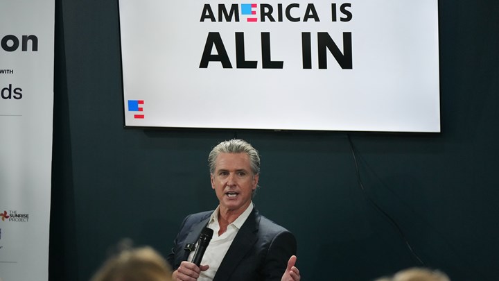 California-guvernør Gavin Newsom var tilstede under COP for å vise at mange delstater fortsatt støtter det internasjonale klimaarbeidet.