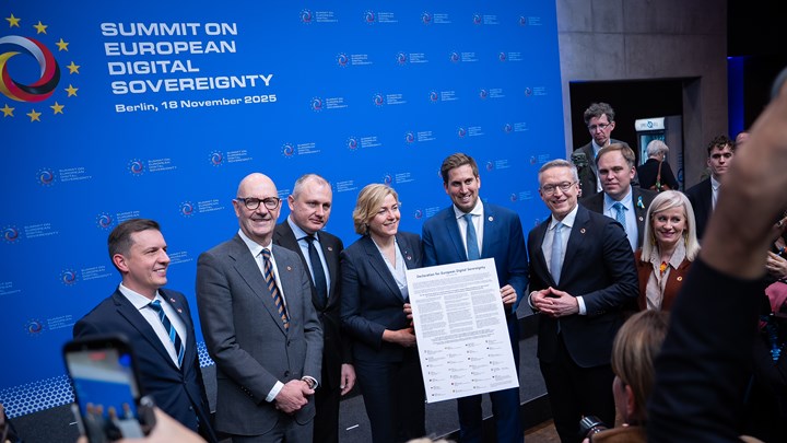 Europeiske ledere signerte en erklæring om digital suverenitet i Berlin samme dag som store deler av internett gikk ned.&nbsp;