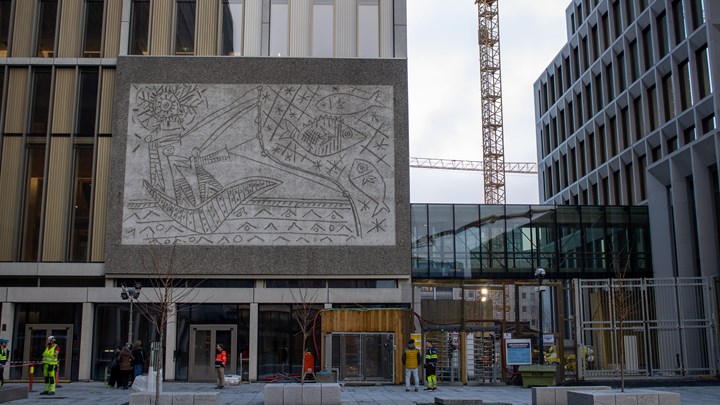 Pablo Picassos «Fiskerne» sto i det som var Y-blokken, men har nå fått plass ut mot Einar Gerhardsens plass.&nbsp;