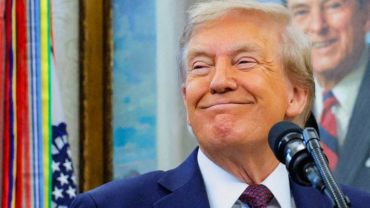 President Donald Trump møter utfordringer i mellomvalget, hvor hele Representantenes hus og deler av Senatet står på spill.